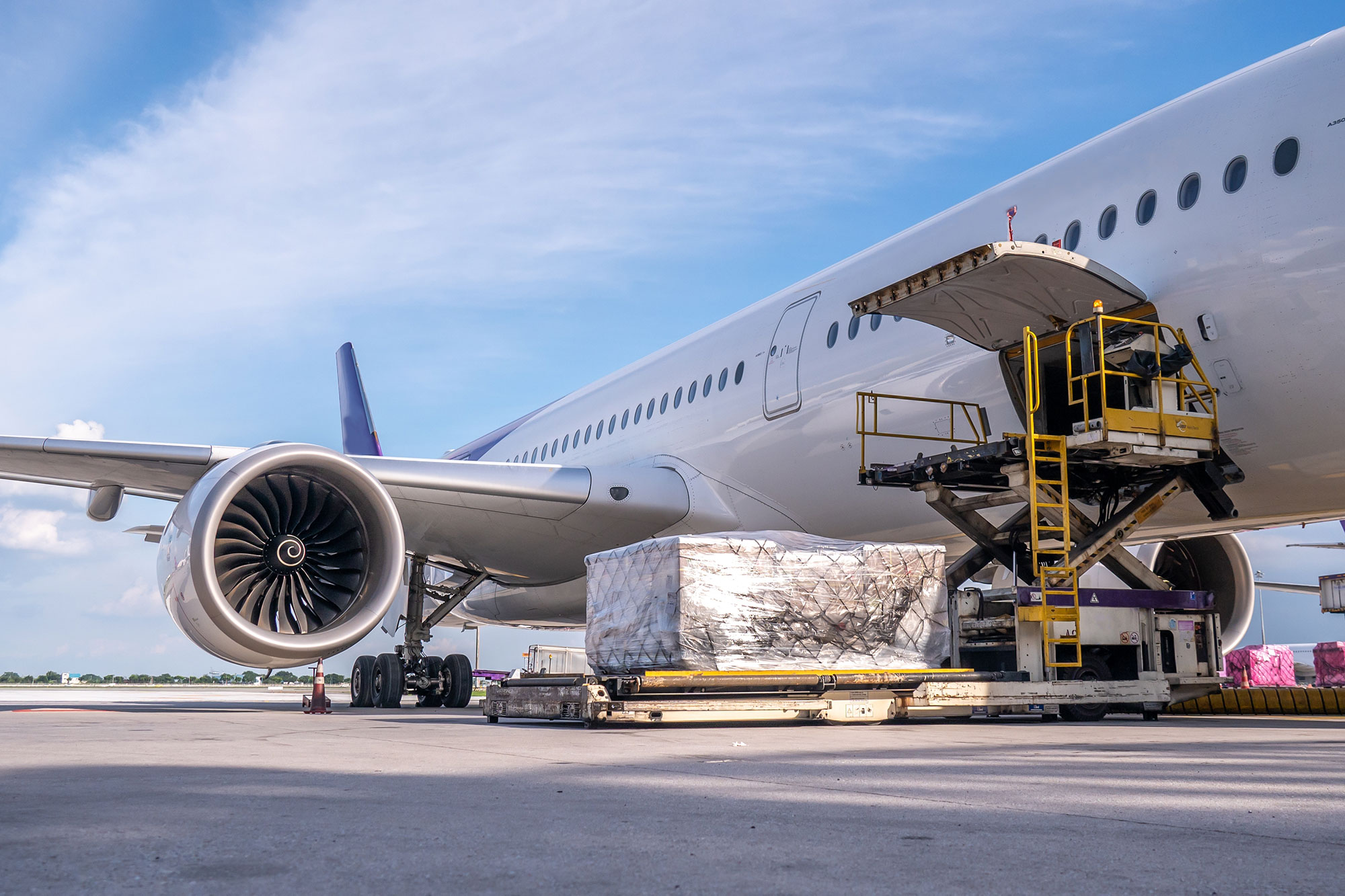 AIR FREIGHT ADVANTAGE